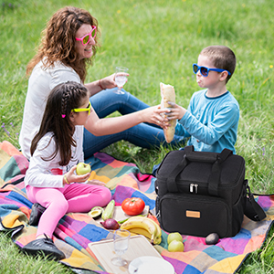 outdoors food sandwich cool bag
