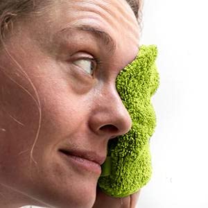 Lady Cleaning her face from Zolt Microfibre Cloth