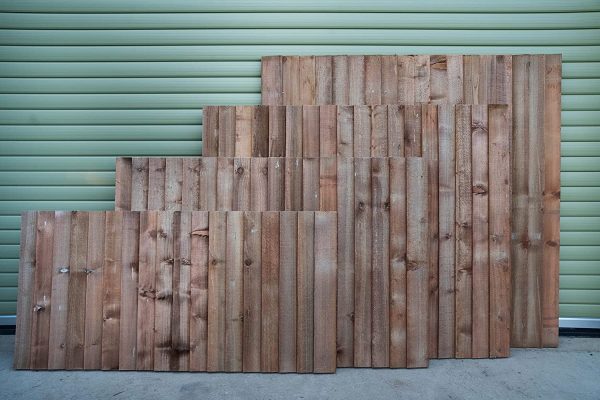 Premium Closeboard Fence Panel - Heavy Duty Vertical Feather Edge Fence Panels (Height 2ft (60cm) Without Capping - Brown) - Image 3