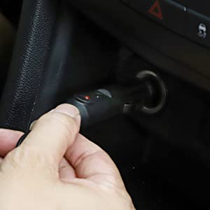 2. Plug the power connector into cigarette lighter socket