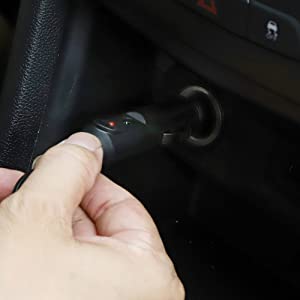 2. Plug the power connector into the cigarette lighter