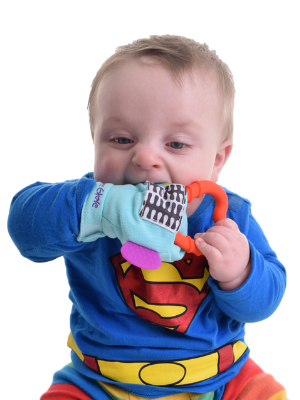 baby using the gummee glove